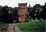  Pozostała po zamku z XIII w. gotycka wieża bramna - Braniewo