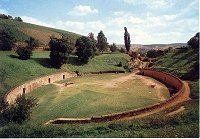  Rzymski amfiteatr zbudowany około 100 r. na 20 tys. widzów - Trewir