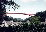  Most G.D Charlotte przerzucony nad doliną rzeki Alzette - Luksemburg City