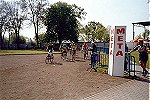  Start do wyścigu kolarskiego na 110 km, stadion w Krośnie Odrzańskim