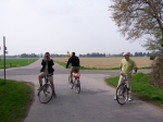 Silna grupa rowerowa w drodze do Holandii, okolice zamku Elsum
