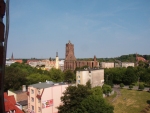 Widok z Baszty Bramy Ostrowskiej na ruiny kościoła farnego i Gubin