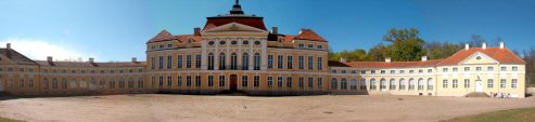 Rogaliński późnobarokowo - klasycystyczny pałac w całej okazałości
