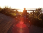 Na ścieżce rowerowej biegnącej tuż przy morzu - Kołobrzeg