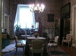 Pokój Reussów, pokój zajmowała podczas swych pobytów w Pszczynie, siostra księcia Hansa Heinricha XI - Anna Karolina Reuss. Na ścianach oryginalne papierowe tapety z przełomu XIX i XX w.