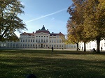 Barokowo-klasycystyczny pałac w Rogalinie.