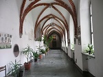 W Lądzie nad Wartą znajduje się klasztor cystersów z 1145 r.