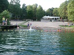 Zaletą jeziora jest czysta, przezroczysta woda (I-II klasa).