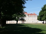 Do roku 1939 pałac pozostawał rezydencją Raczyńskich.
W 1948 roku zdewastowany budynek przekazano Muzeum Narodowemu w Poznaniu, które ustanowiło tutaj swój oddział, działający w pałacu w Rogalinie do dziś.