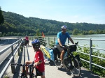 Zaczynamy naszą trasę pokonując odcinek górnego Dunaju do miejscowości Schlögen. Jedziemy głęboką doliną, przez pierwsze 25 km Dunaj stanowi granicę między Niemcami a Austrią.
