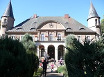 Pałac w Siekowie wybudowany został w latach 1878-1879 w stylu renesansu francuskiego dla Zygmunta Czarneckiego.