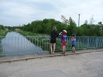 Zatrzymujemy się na mostku nad kanałem Mosińskim.