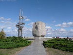 Na południowym molo w Gdyni znajduje się pomnik polskiego pisarza-marynisty Józefa Teodora Konrada Korzeniowskiego, znanego na świecie jako Joseph Conrad.