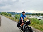 Przejazd rowerem dookoła Jeziora Czorsztyńskiego to prawdziwa przyjemność.
